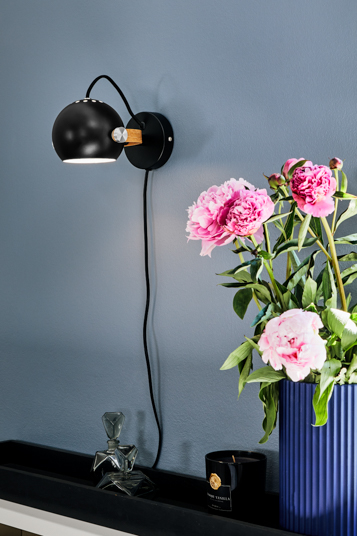 734108 DC wall black o12 LIFESTYLE