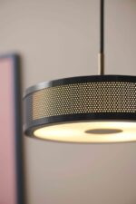 742257 Frame pedant black antique brass LIFESTYLE2